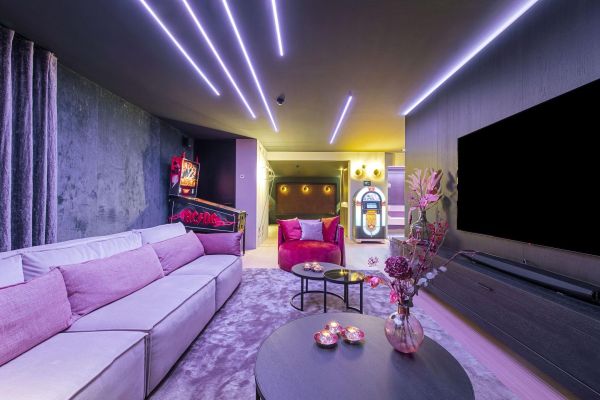 Mancave, home cinema, thuis bios, flipperkast
