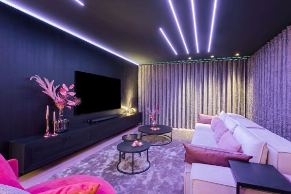 Home cinema, thuisbioscoop, kelder, mancave