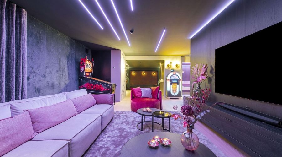 Mancave, home cinema, thuis bios, flipperkast