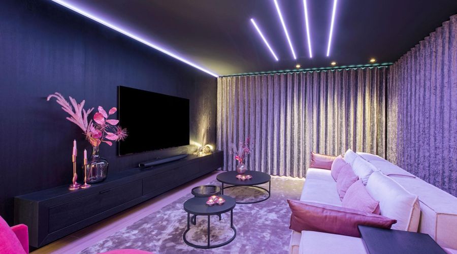 Home cinema, thuisbioscoop, kelder, mancave